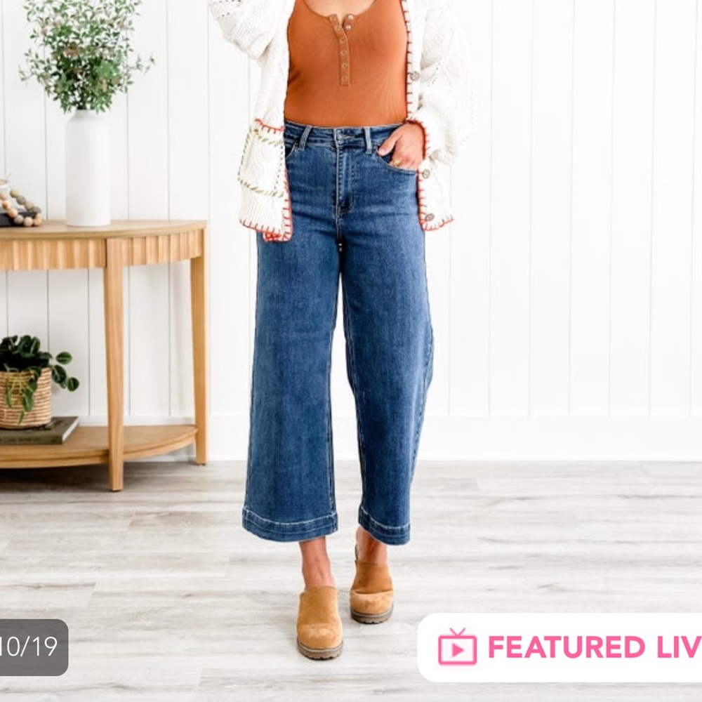 Nwot Risen Wide Leg Cropped Jeans